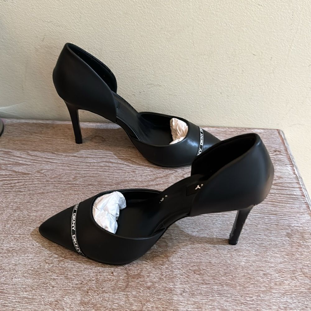 DKNY Rosetta Dorsay Pump- Black- Size 6- NIB - Picture 4 of 8
